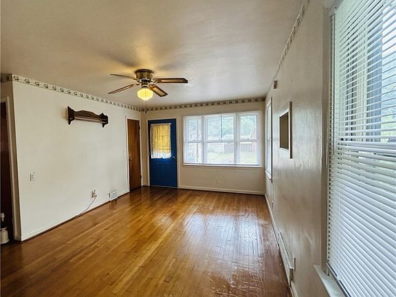 3rd image of 505 Madeline Ln