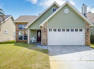 422 Sandy Ridge Cir, Mary Esther, FL 32569