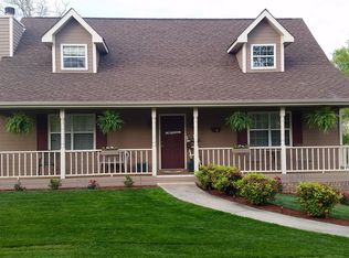9932 Rolling Wind Dr, Soddy Daisy, TN 37379