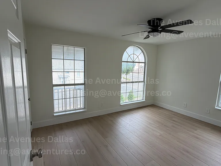 305 N Oak Cliff Blvd #305 — Photo 7