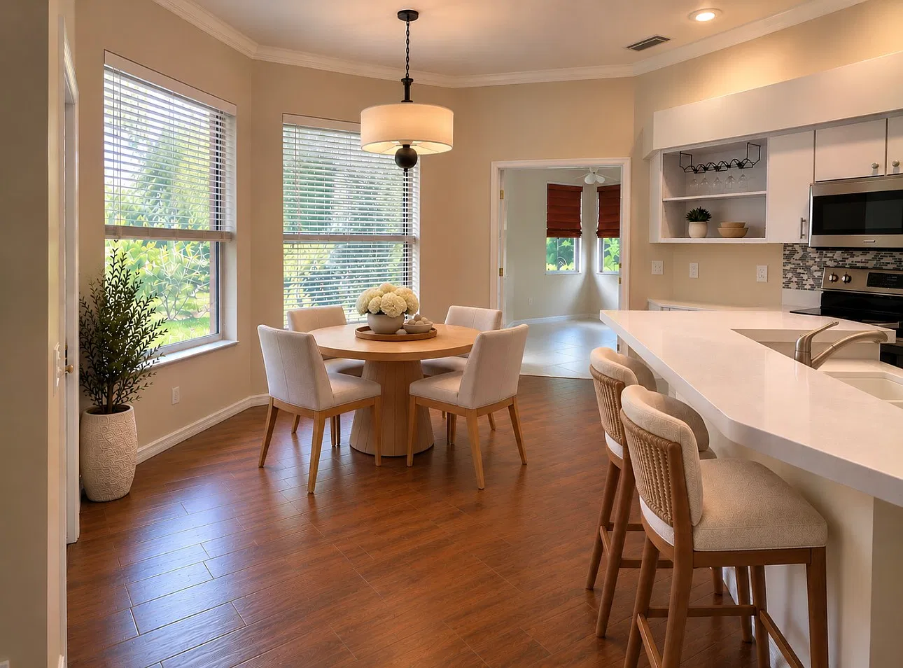 4 bed, 2000 sqft, $2,499 — Photo 4