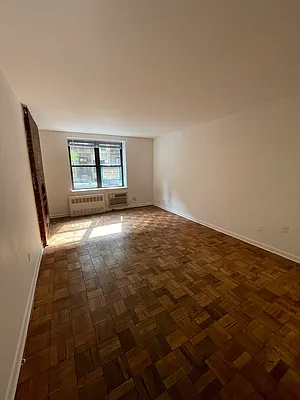 Rented by Eric Goodman Realty Corp | media 13