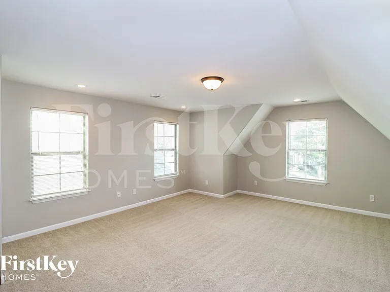 25 Garden Springs Dr — Photo 8