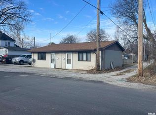 113-115 E Prairie St, Virden, IL 62690