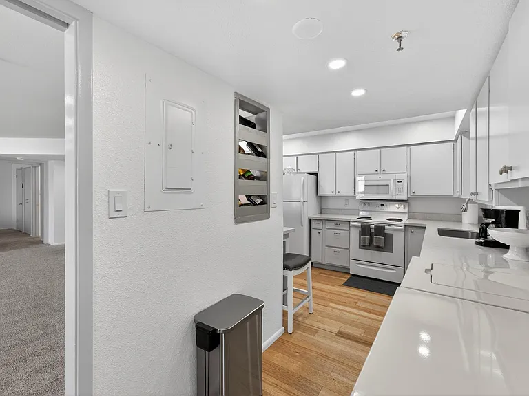 425 S Parkcrest #334 — Photo 18