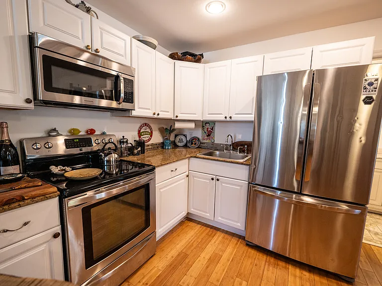 1124 Catherine St #202 — Photo 10