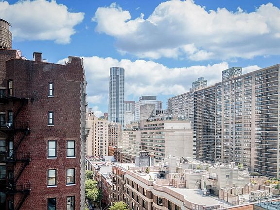 5th image of 240 Riverside Blvd APT 12F