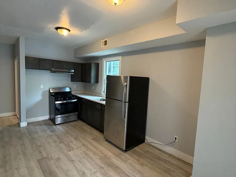 745 S 18th St #1A — Photo 4