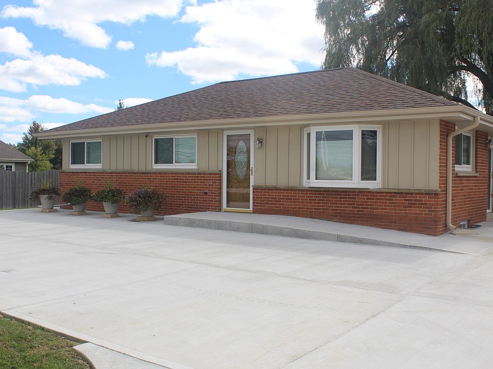 1001 W Puetz Rd, Oak Creek, WI 53154 Zillow