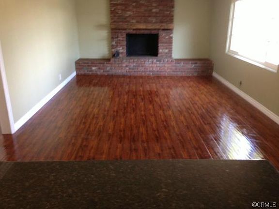 2nd image of 923 W 232nd St