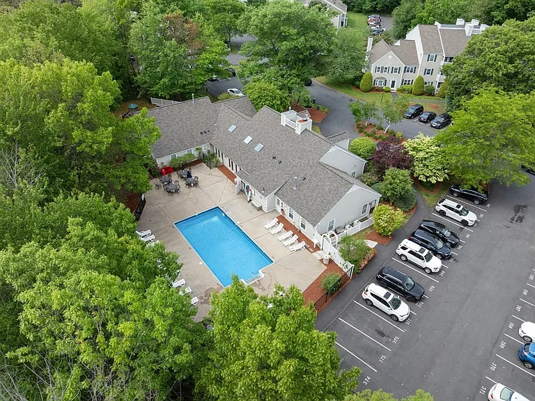 700 Brookside Dr #J — Photo 4