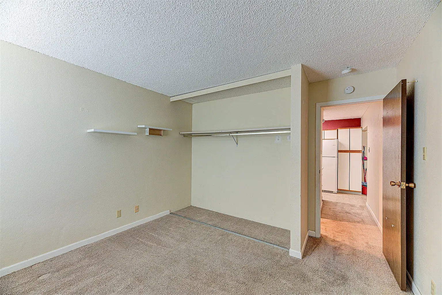2 bed, 770 sqft, $1,600 — Photo 4