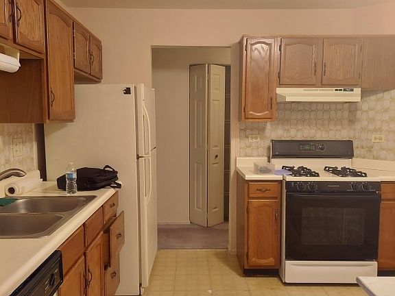4th image of 1303 Woodside Ct Unit A2