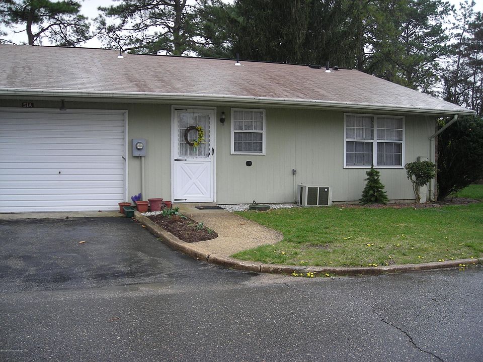 1st image of 51 Edinburgh Lane #A