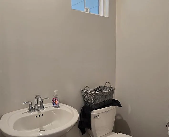 8011 Scarlet Maple Ln — Photo 13