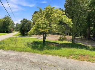 17 N Singing Pines Rd, Seneca, SC 29678