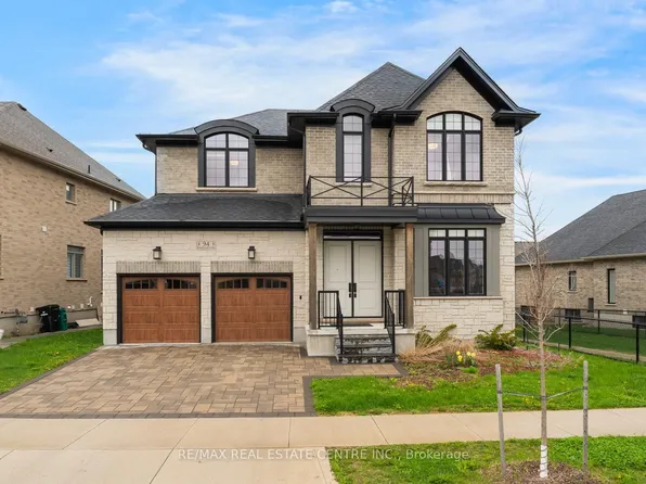 94 Pondcliffe Dr, Kitchener, ON N2R 0M3