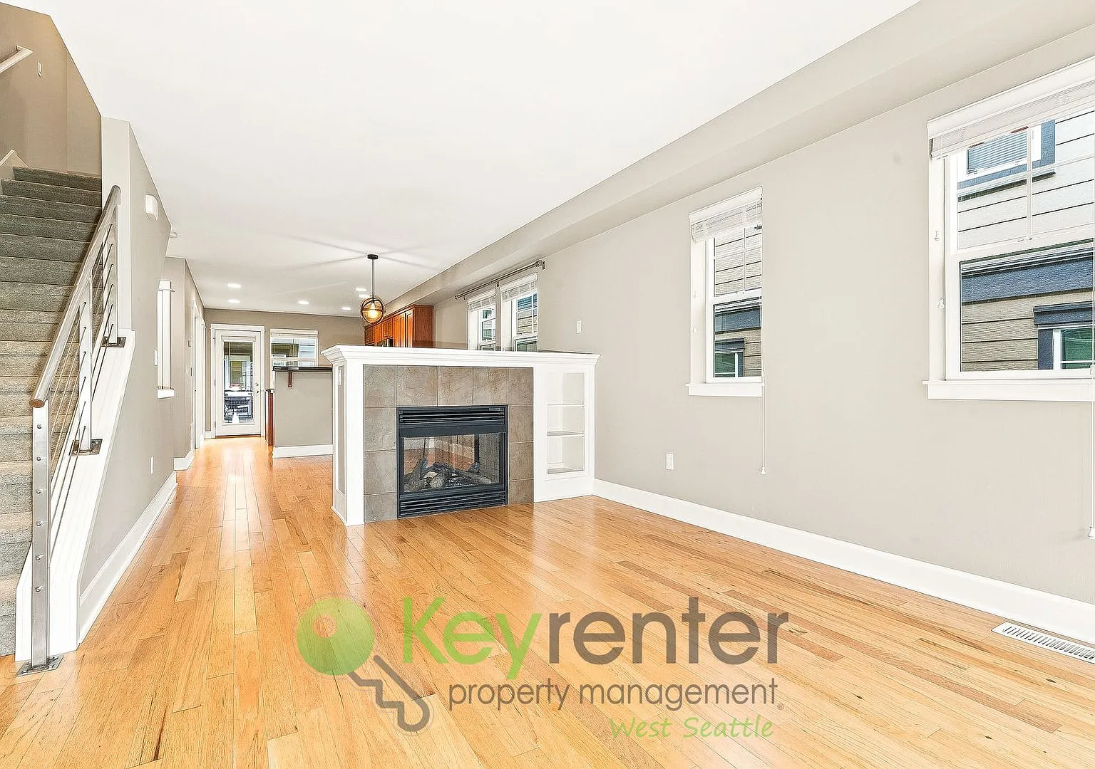 Elegant Three Bedroom Home with Office and Balcony — Photo 3