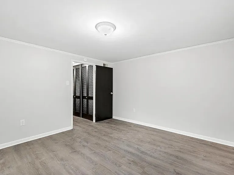 5923 Howe St #5 — Photo 7