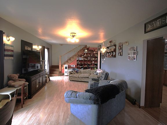 5th image of 1562 220th St