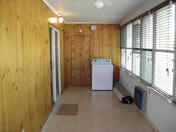 2nd image of 6 B Walnut Street #B