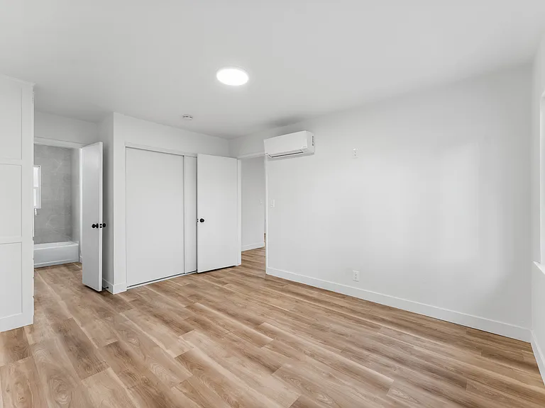 1221 W Jackman St — Photo 13