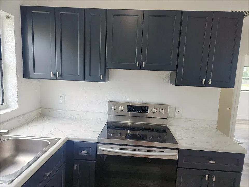 2549 NW 4th Ct