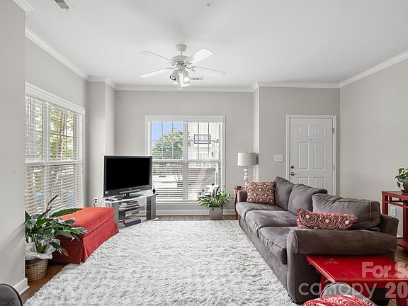 4th image of 500 Village Park Dr
