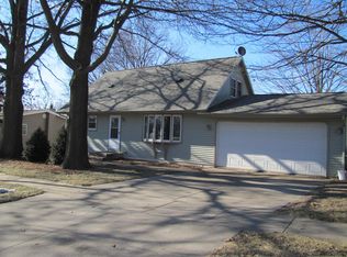 1810 20th St NW, Cedar Rapids, IA 52405