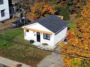 17 Henry St, Bellows Falls, VT 05101