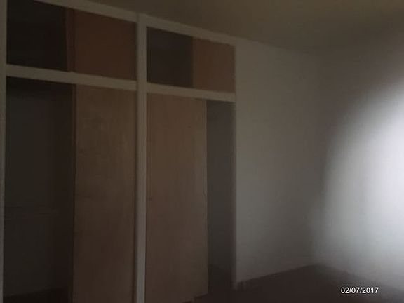 4th image of 1647 Johnson St