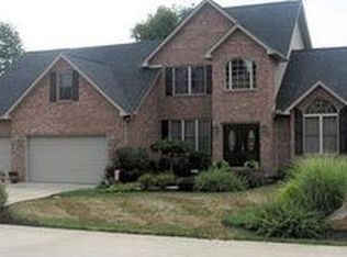 4022 Ridgeview Ln, Hurricane, WV 25526