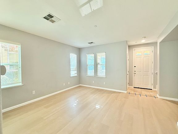 5th image of 22720 Atherton St