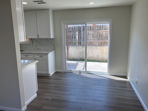 5th image of 512 N 1st St N APT 2