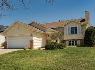5934 Shetland Dr NW, Rochester, MN 55901