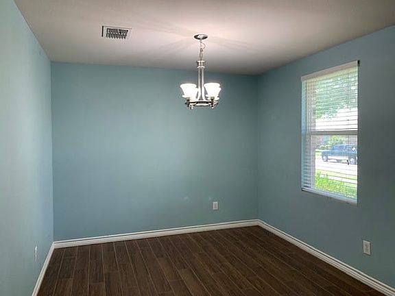 4th image of 3000 Lake Terrace Dr