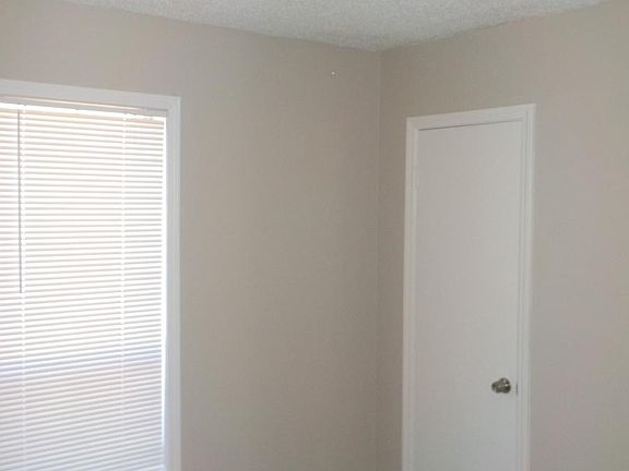 4th image of 3221 Aquarius Ave