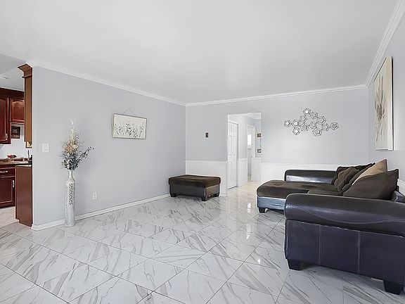 5th image of 285 Moss St Unit 64