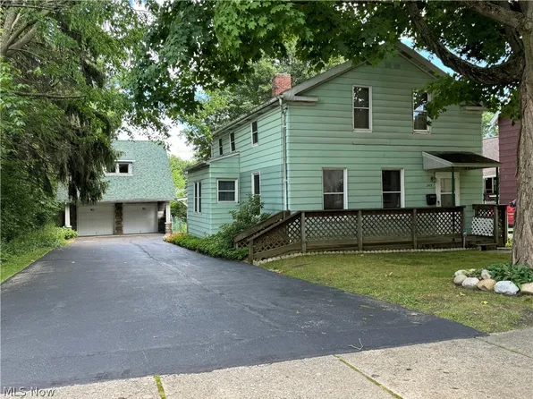 243 S Walnut St, Ravenna, OH 44266