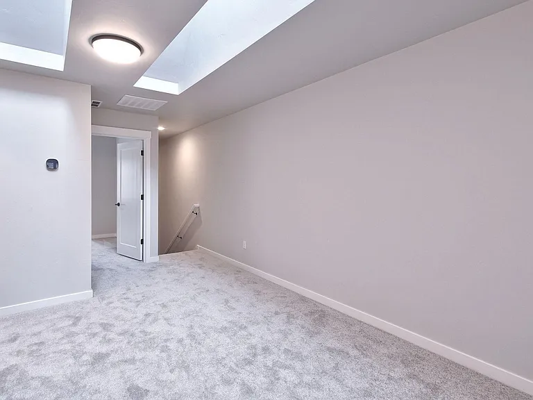 5443 SE Logan Ln — Photo 8