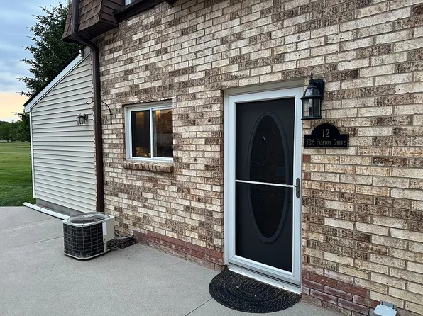 728 Fairway Dr APT 12, Wauseon, OH 43567