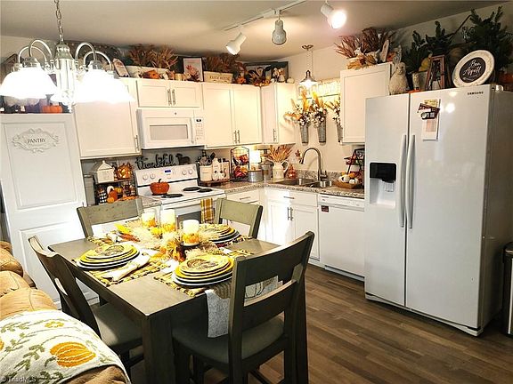 4th image of 3717 Mocha Ln