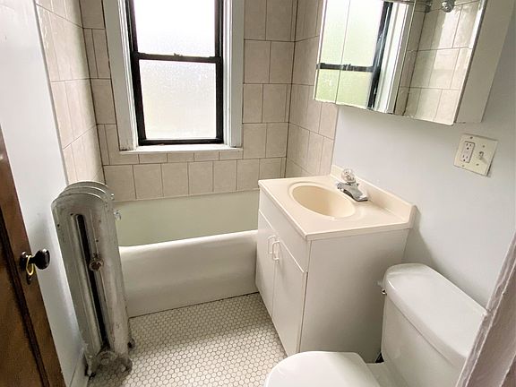5th image of 4011 N Kildare Ave APT 202