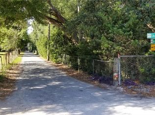 10705 Barefoot Ln, Thonotosassa, FL 33592