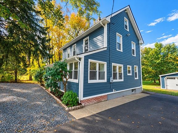 4th image of 686 Meyersville Rd
