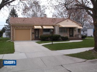 639 S 32nd St, Manitowoc, WI 54220