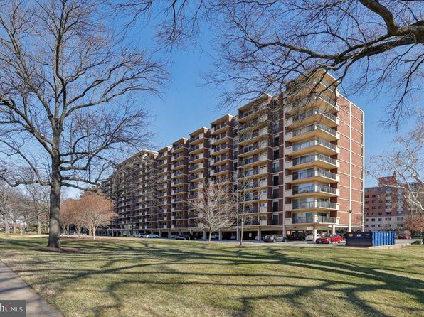 1300 Army Navy Dr APT 106, Arlington, VA 22202