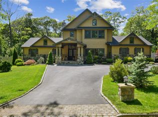 5 Danville Dr, Greenlawn, NY 11740