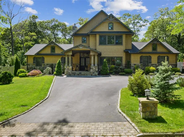 5 Danville Drive, Greenlawn, NY 11740