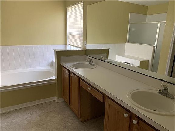 5th image of 2423 Winfield Dr
